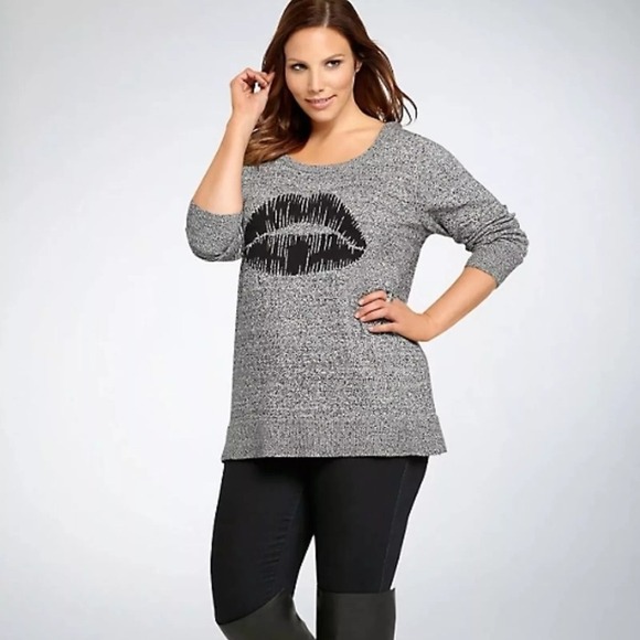 Torrid lips print Pullover sweater Size 2 (18/20 100%‎ Cotton - Picture 1 of 9